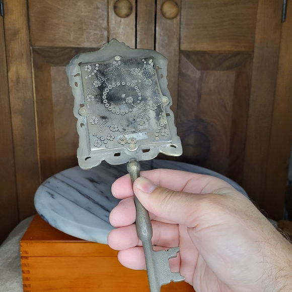 Vintage Ornate Handheld Mirror with Key Handle - Picture 12 of 13